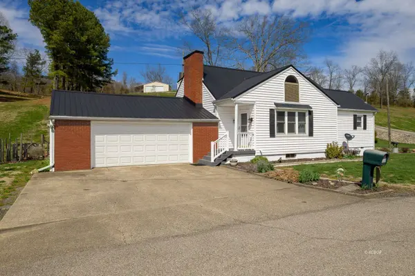 822 Neighborhood Rd, Gallipolis, OH 45631