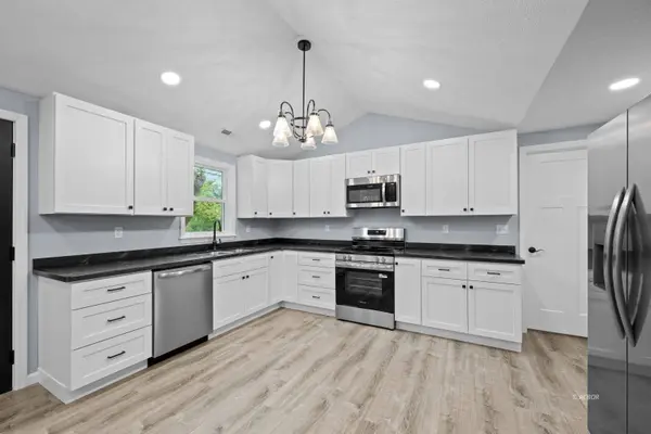 13084 St Rt 279, Oak Hill, OH 45685