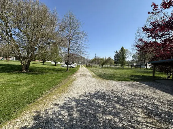 275 Georges Creek Rd, Gallipolis, OH 45631