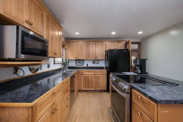 9215 State Route 160, Bidwell, OH 45614