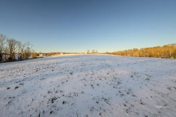 Crab Creek Rd, Gallipolis, OH 45631