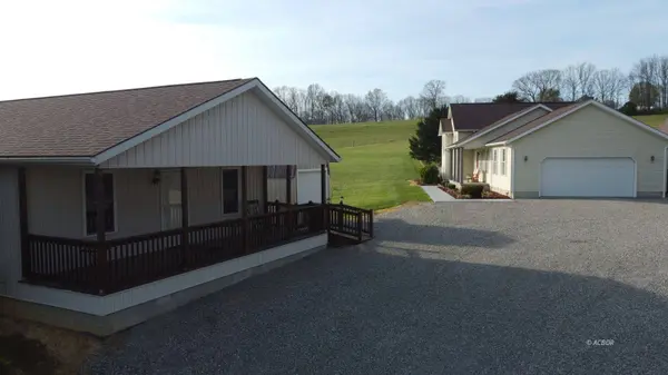 330 Wolf Run Rd, Patriot, OH 45658