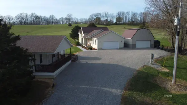 330 Wolf Run Rd, Patriot, OH 45658