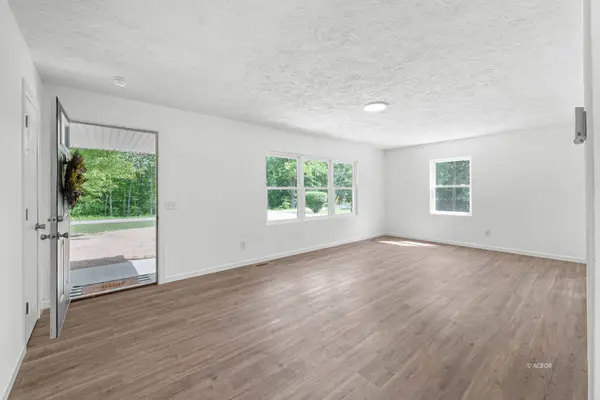 3638 Cherry Ridge Rd, Oak Hill, OH 45656