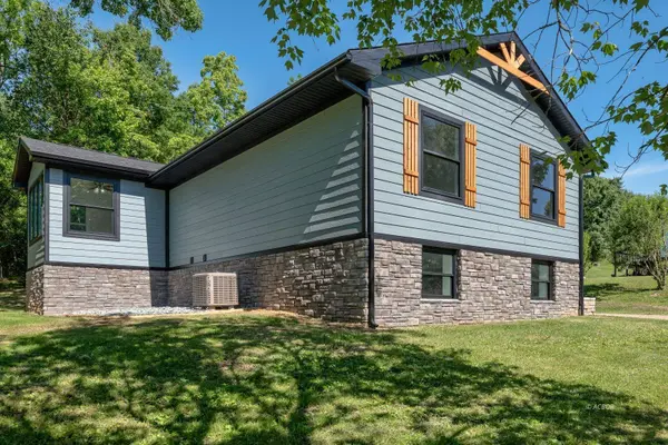 618 Jay Dr, Gallipolis, OH 45631