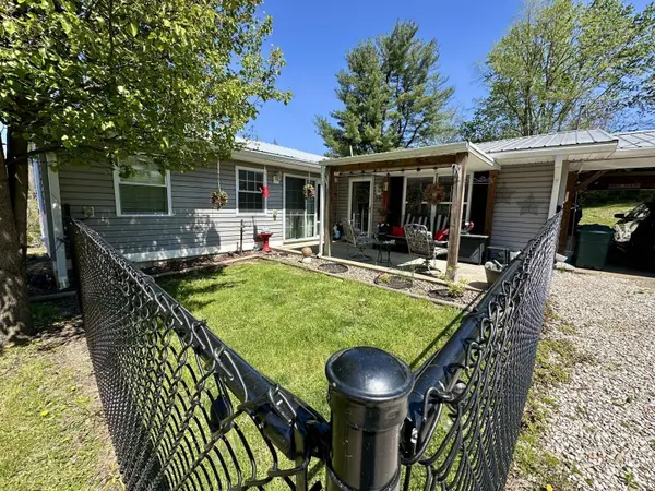 350 Sanders Dr, Gallipolis, OH 45631
