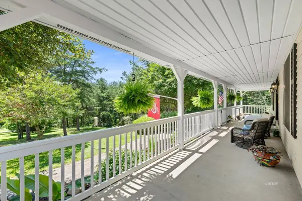 1354 Wolf Run Rd, Patriot, OH 45658