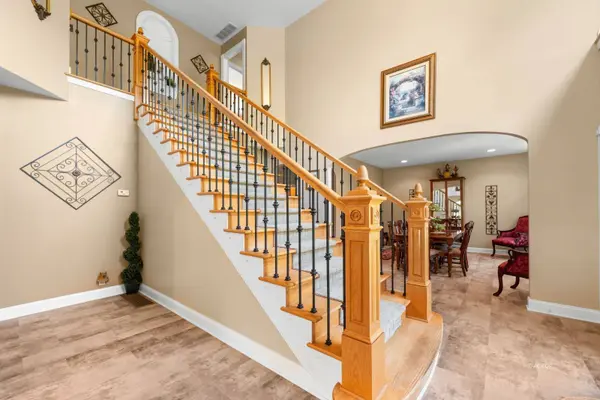 464 Oak Ridge Dr, Gallipolis, OH 45631