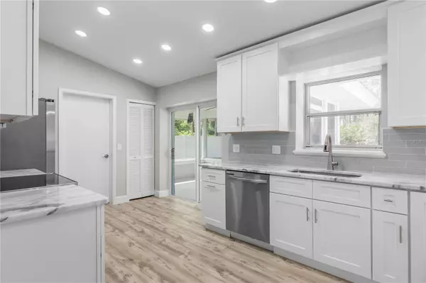 52 WOODWORTH DR, Palm Coast, FL 32164