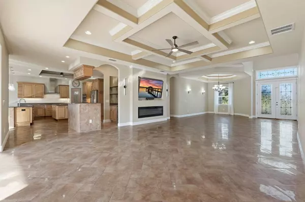 33 N RIVERWALK DR, Palm Coast, FL 32137