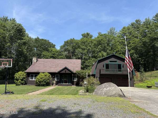 1532 S Shore Road, Edinburg, NY 12835