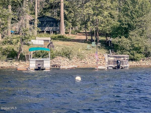 1532 S Shore Road, Edinburg, NY 12835