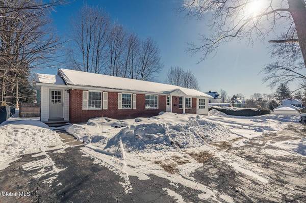 8 Medical Arts Lane, Saratoga Springs, NY 12866