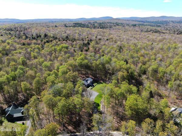 323 N Shore Rd Peck Road, Gloversville, NY 12078