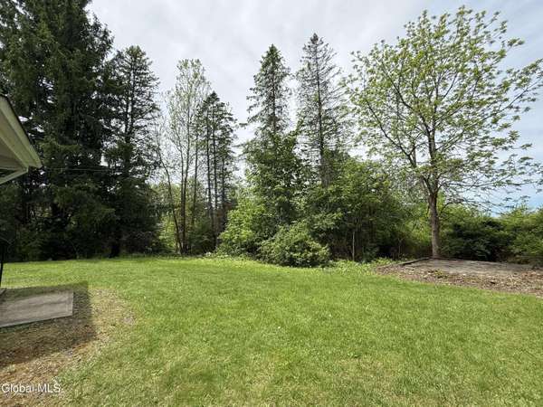 1388 Midline Road, Amsterdam, NY 12010