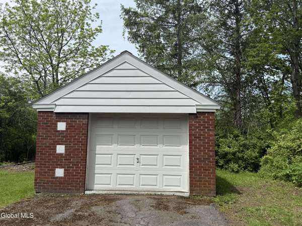 1388 Midline Road, Amsterdam, NY 12010