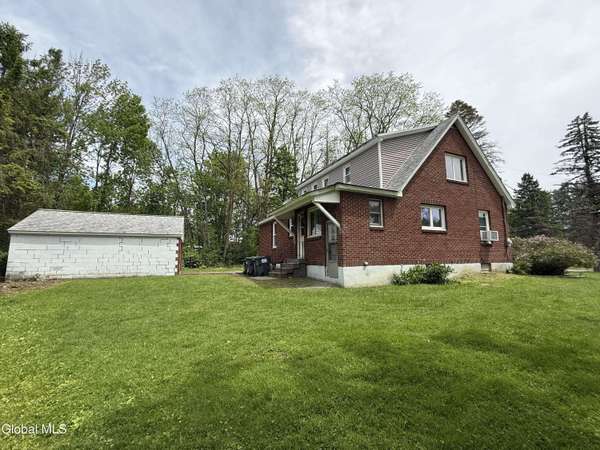 1388 Midline Road, Amsterdam, NY 12010