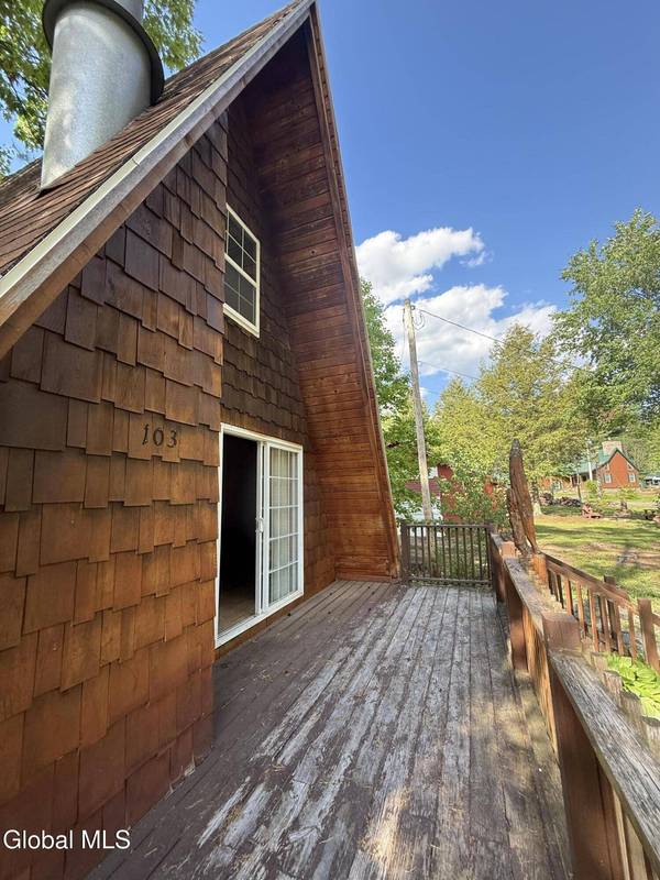 103 Florence Avenue, Northampton, NY 12117