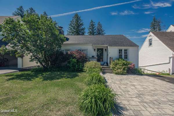 11 Wooster Street, Gloversville, NY 12078