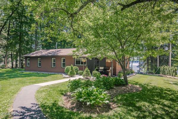 7104 Woods End Road, Galway, NY 12074