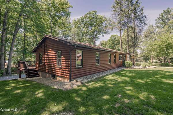 7104 Woods End Road, Galway, NY 12074