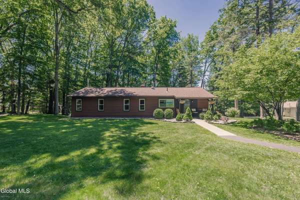 7104 Woods End Road, Galway, NY 12074
