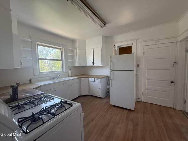 30 McClellan Avenue, Amsterdam, NY 12010
