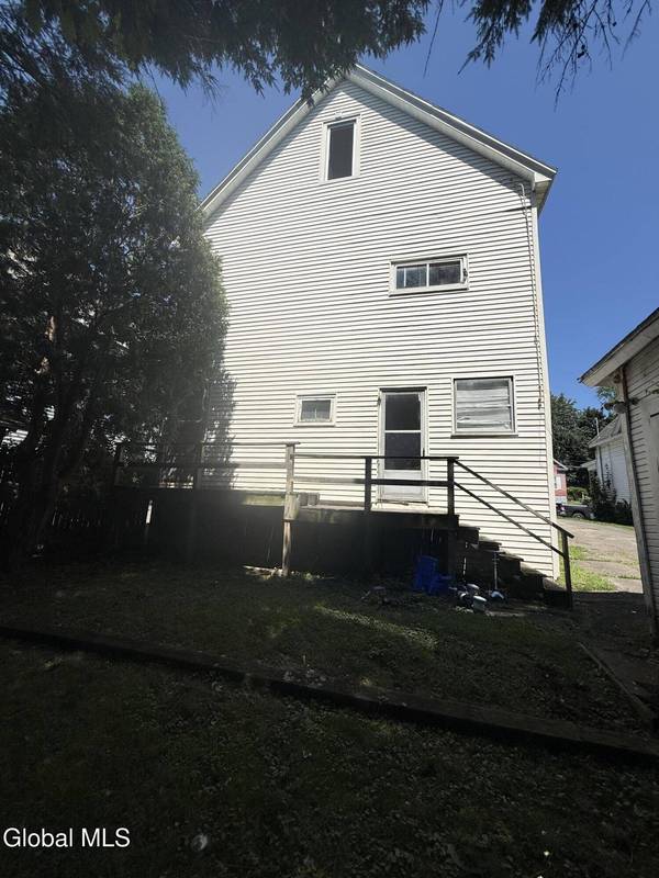 30 McClellan Avenue, Amsterdam, NY 12010