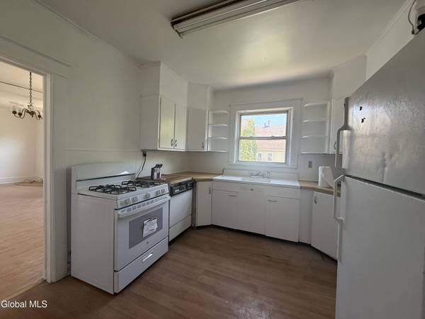 30 McClellan Avenue, Amsterdam, NY 12010