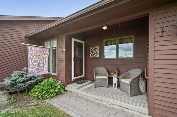 175 Country Club Lane, Fort Johnson, NY 12070