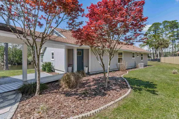3085 Robertson Rd, Pensacola, FL 32507