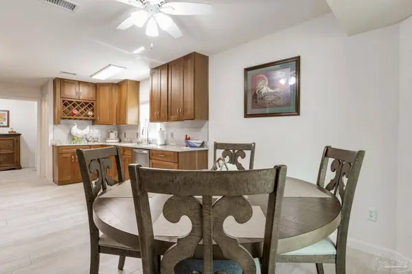 3085 Robertson Rd, Pensacola, FL 32507
