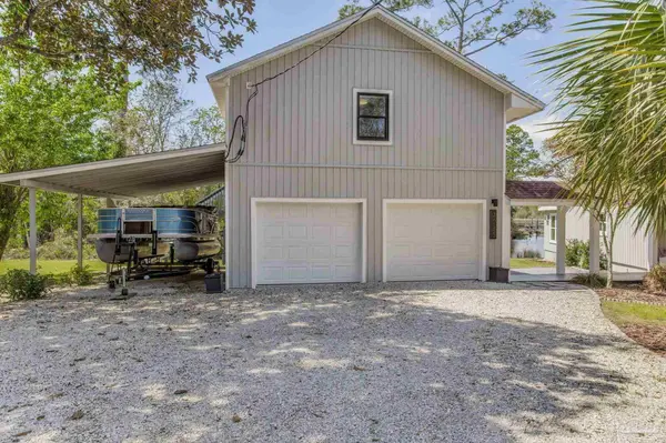 3085 Robertson Rd, Pensacola, FL 32507