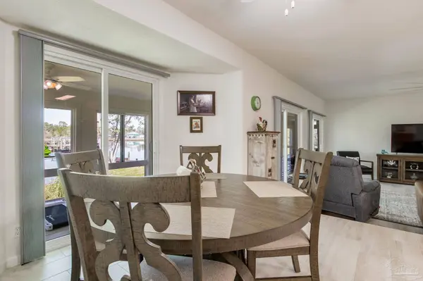 3085 Robertson Rd, Pensacola, FL 32507