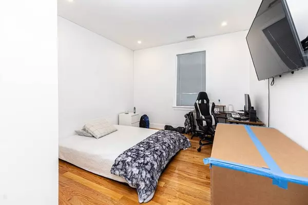 279 Shirley St #2, Winthrop, MA 02152