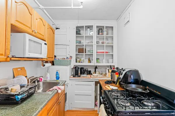 1607 Commonwealth Ave #4, Boston, MA 02135