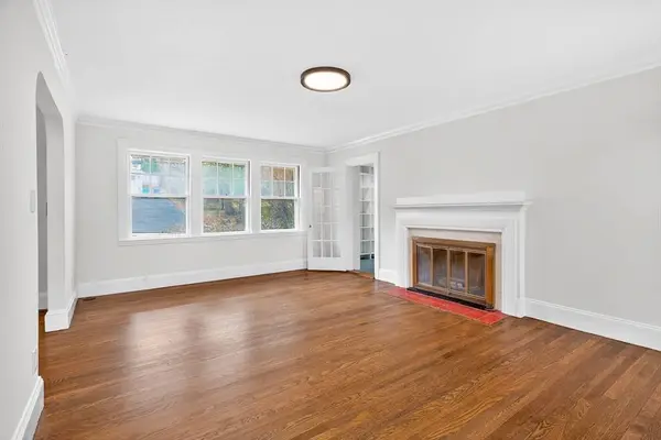 575 Chestnut St, Newton, MA 02468