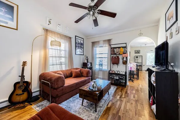13 Vinton St #3, Boston, MA 02127