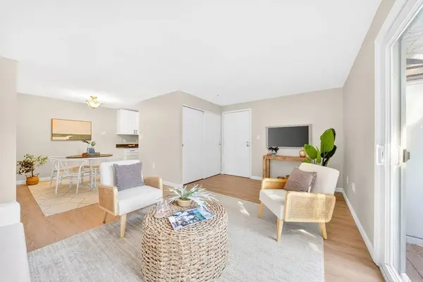 5 Silver Hill Ln #8, Natick, MA 01760