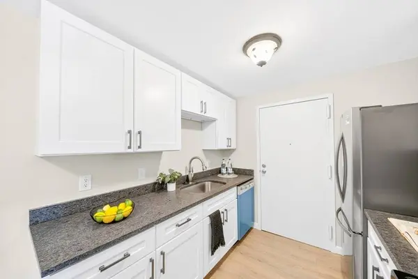 5 Silver Hill Ln #8, Natick, MA 01760