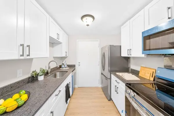 5 Silver Hill Ln #8, Natick, MA 01760