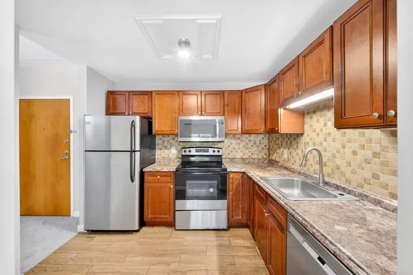 14 Heron St #208, Boston, MA 02132