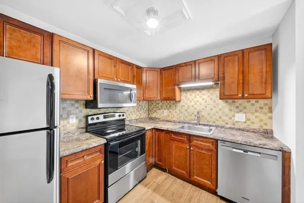14 Heron St #208, Boston, MA 02132
