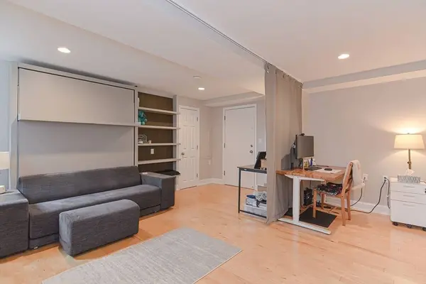 20 Chapel St #B313, Brookline, MA 02446