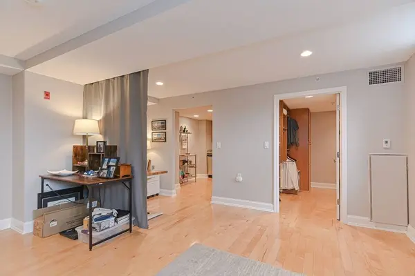20 Chapel St #B313, Brookline, MA 02446