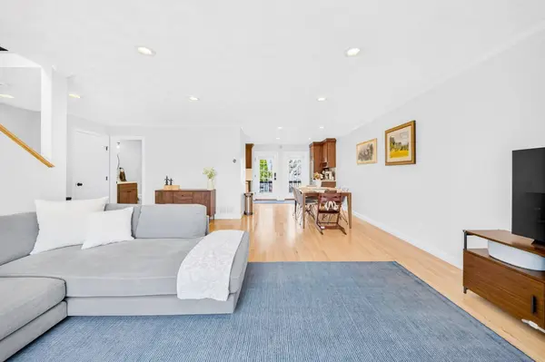 66 Sylvan St #66, Melrose, MA 02176
