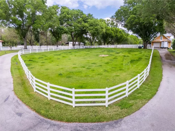 11200 LANE PARK RD, Tavares, FL 32778