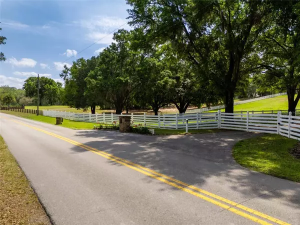 11200 LANE PARK RD, Tavares, FL 32778