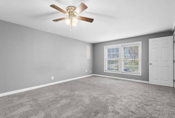 300 Grassland Dr, Clarksville, TN 37043