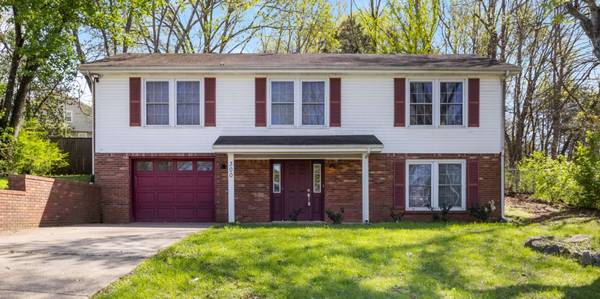 300 Grassland Dr, Clarksville, TN 37043